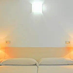 Ostello Residencia Universitaria Resa Sant Jordi, Tarragona